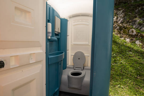 Portable Toilet Options We Offer in Duncan Falls, OH